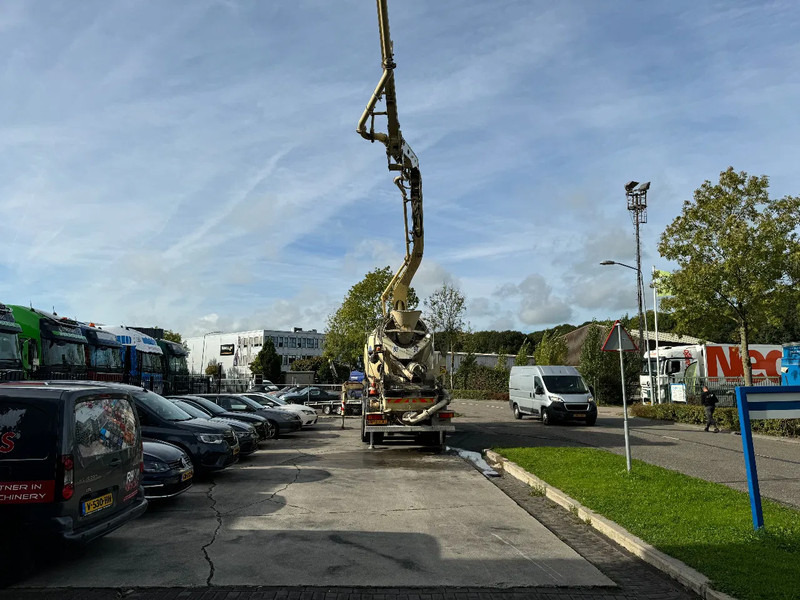 Concrete pump truck Iveco Eurotrakker 410 8X4 CIFA PUMP 24M + MIXER FULL STEEL + REMOTE CONTROL: picture 8
