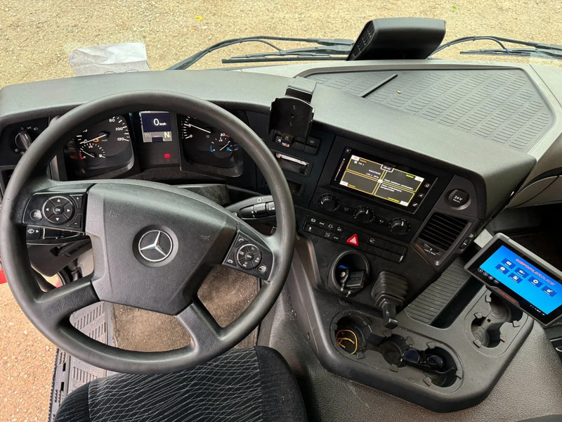 Box truck Mercedes-Benz Antos 1927 4X2 4 UNITS EURO 6 DHOLLANDIA LIFT: picture 20 Box truck Mercedes-Benz Antos 1927 4X2 4 UNITS EURO 6 DHOLLANDIA LIFT: picture 20