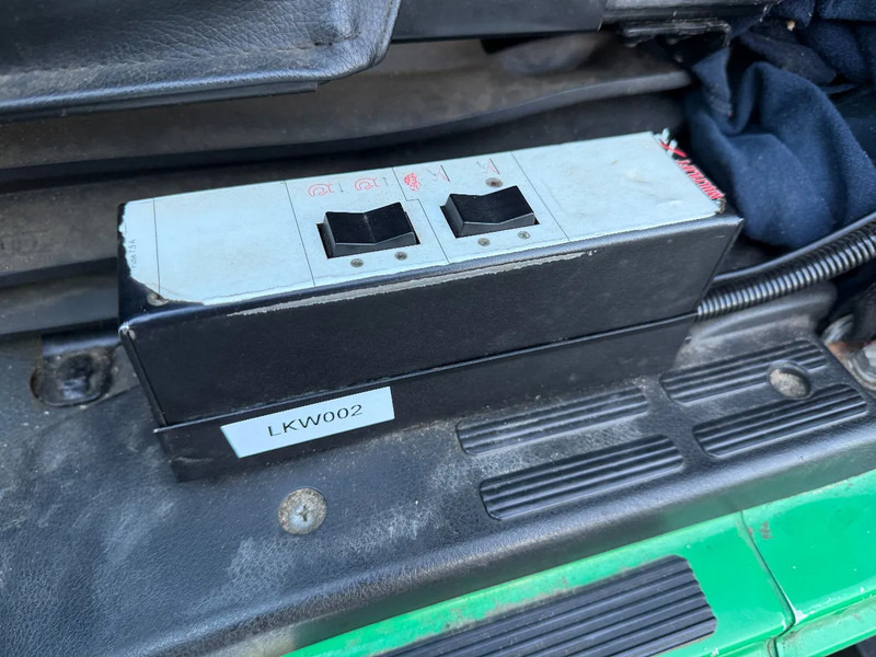 Hook lift truck Mitsubishi Canter 7C18 - EURO 6 + HIAB 5 TON HOOKLIFT: picture 6