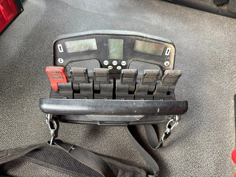 Dropside/ Flatbed truck, Crane truck Renault Premium 430 8X4 EEV + HIAB 477 E-7 HIPRO + REMOTE: picture 7