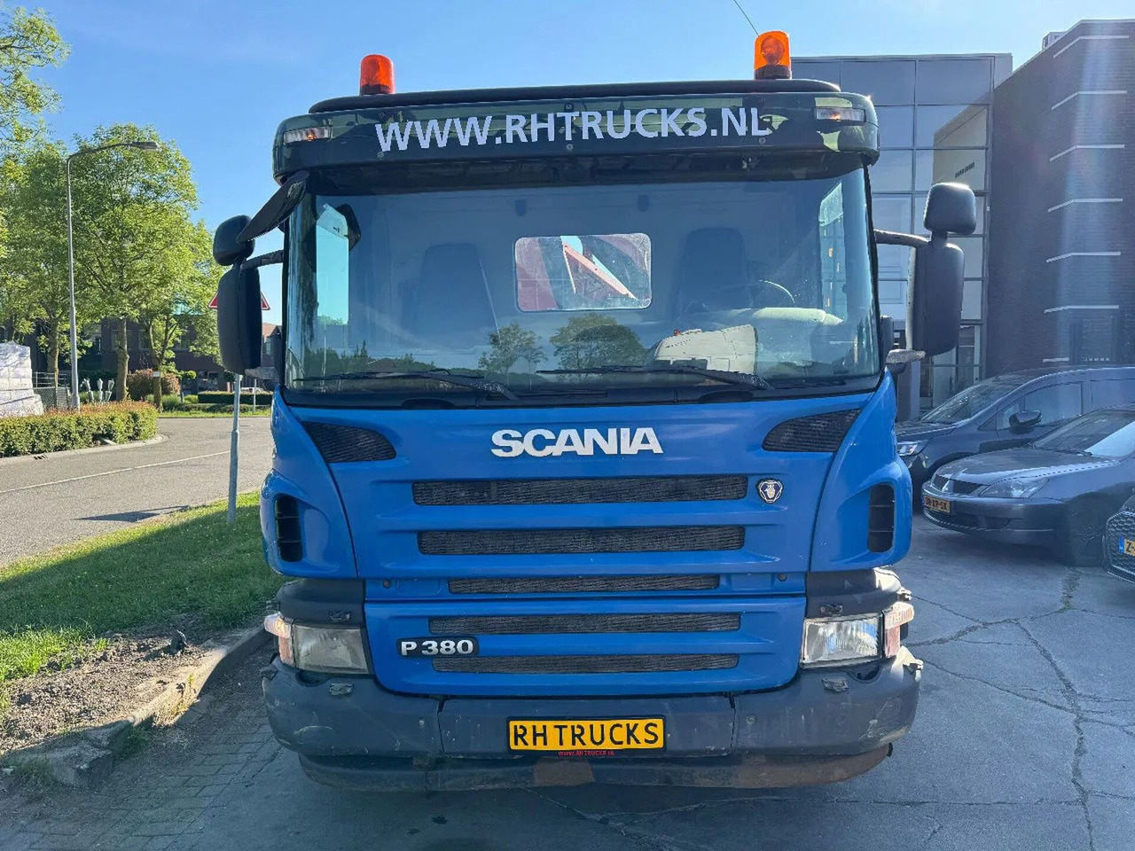 Scania P380 8X4 PALFINGER HOOK + PALFINGER PK16502 + RE - Crane truck: picture 5 Scania P380 8X4 PALFINGER HOOK + PALFINGER PK16502 + RE - Crane truck: picture 5