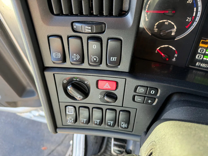 Cab chassis truck Scania R730 V8 8X4 EURO 6 BIG AXLES: picture 15