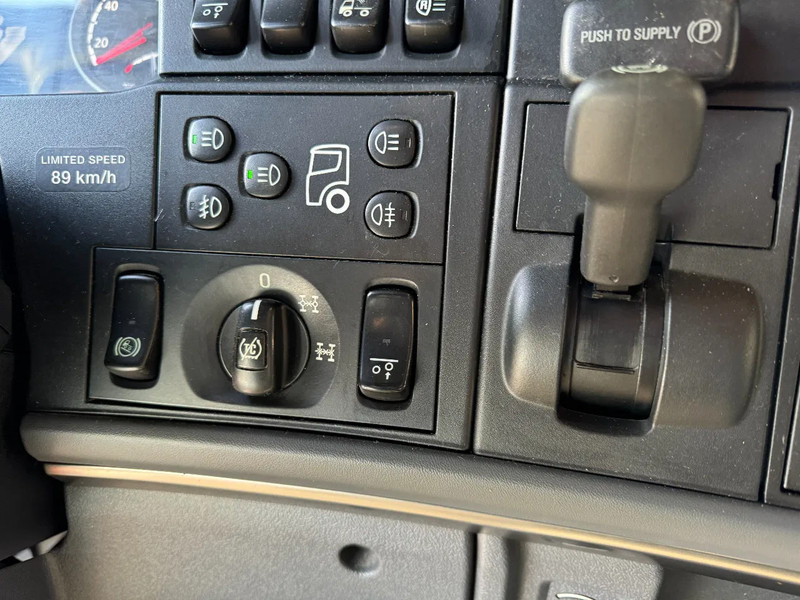 Cab chassis truck Scania R730 V8 8X4 EURO 6 BIG AXLES: picture 13