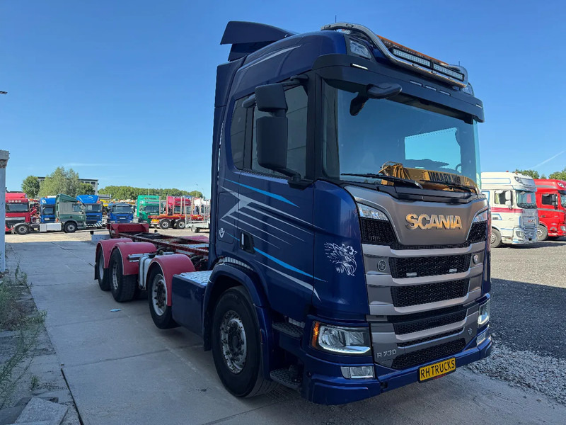 Scania R730 V8 8X4 EURO 6 HUB REDUCTION RETARDER - Cab chassis truck: picture 3 Scania R730 V8 8X4 EURO 6 HUB REDUCTION RETARDER - Cab chassis truck: picture 3