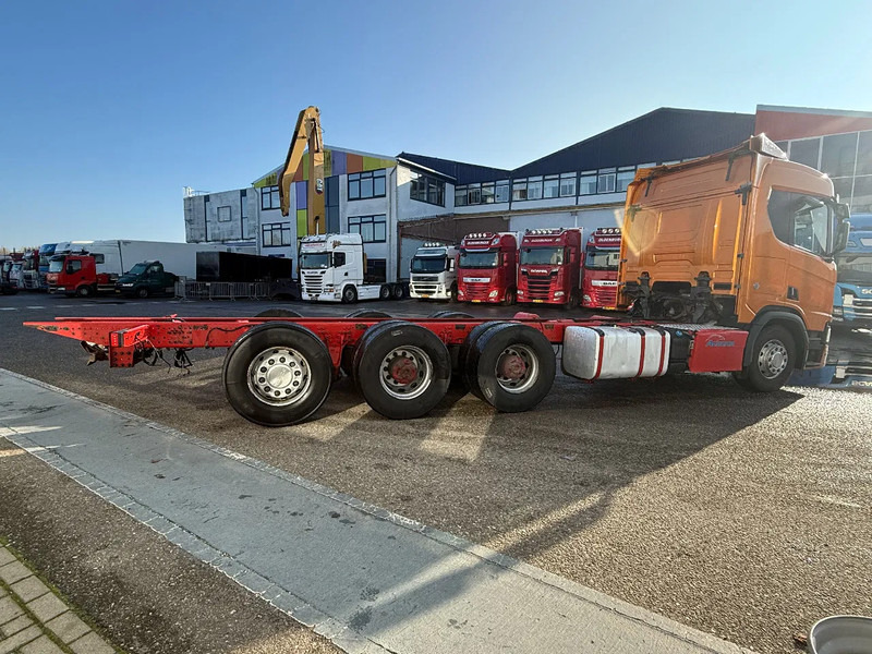 Scania R730 V8 NGS 8X4 EURO 6 + RETARDER - BIG AXLES - Cab chassis truck: picture 5 Scania R730 V8 NGS 8X4 EURO 6 + RETARDER - BIG AXLES - Cab chassis truck: picture 5