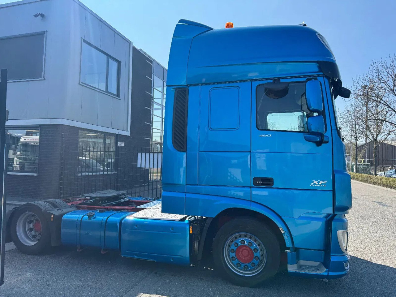 DAF XF 460 4X2 EURO 6 STAND AIRCO 2016 TÜV TILL 12-2 - Tractor unit: picture 4 DAF XF 460 4X2 EURO 6 STAND AIRCO 2016 TÜV TILL 12-2 - Tractor unit: picture 4