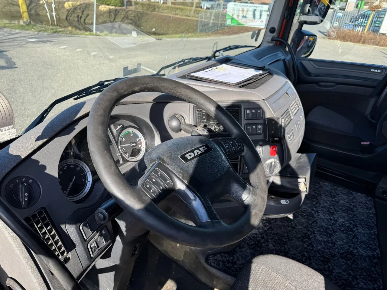 Tractor unit DAF XF 460 4X2 RETARDER DOUBLE TANK TÜV TILL 09-2025 DAF XF 460 4X2 RETARDER DOUBLE TANK TÜV TILL 09-2025: picture 10