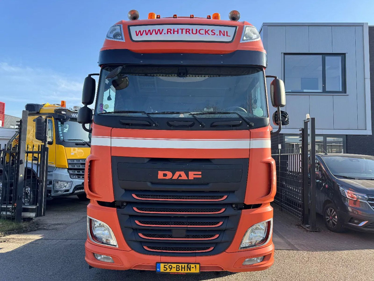 DAF XF 460 4X2 RETARDER DOUBLE TANK TÜV TILL 09-2025 DAF XF 460 4X2 RETARDER DOUBLE TANK TÜV TILL 09-2025 - Tractor unit: picture 2 DAF XF 460 4X2 RETARDER DOUBLE TANK TÜV TILL 09-2025 DAF XF 460 4X2 RETARDER DOUBLE TANK TÜV TILL 09-2025 - Tractor unit: picture 2