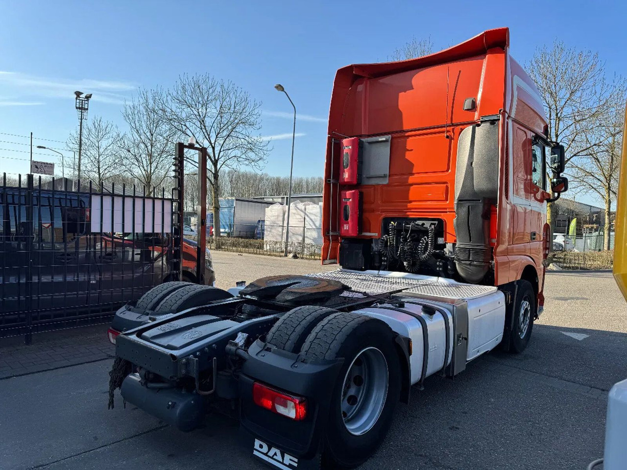 DAF XF 460 4X2 RETARDER DOUBLE TANK TÜV TILL 09-2025 DAF XF 460 4X2 RETARDER DOUBLE TANK TÜV TILL 09-2025 - Tractor unit: picture 4 DAF XF 460 4X2 RETARDER DOUBLE TANK TÜV TILL 09-2025 DAF XF 460 4X2 RETARDER DOUBLE TANK TÜV TILL 09-2025 - Tractor unit: picture 4