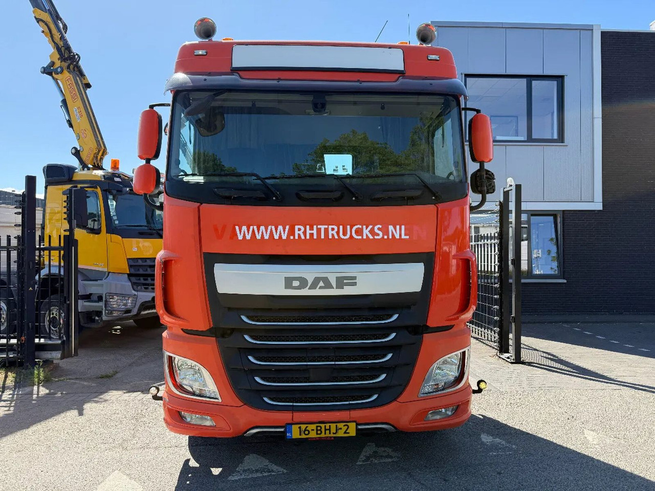 DAF XF 460 6X2 EURO 6 - ONLY 641.670 KM - Tractor unit: picture 3 DAF XF 460 6X2 EURO 6 - ONLY 641.670 KM - Tractor unit: picture 3