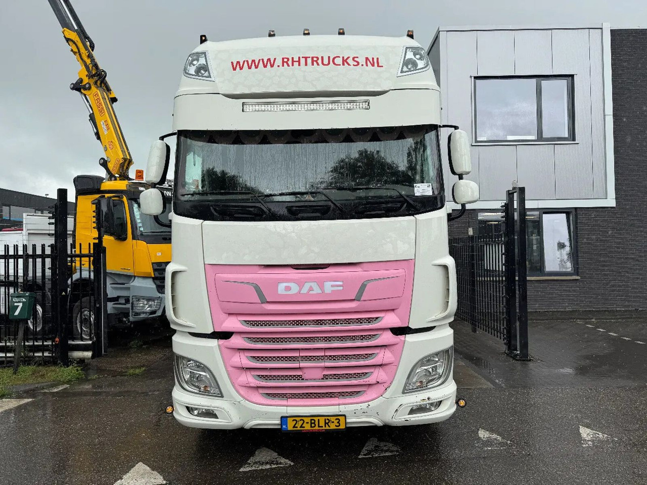 DAF XF 480 6X2 - EURO 6 + LIFT/STEERING AXLE + RETAR - Tractor unit: picture 2 DAF XF 480 6X2 - EURO 6 + LIFT/STEERING AXLE + RETAR - Tractor unit: picture 2