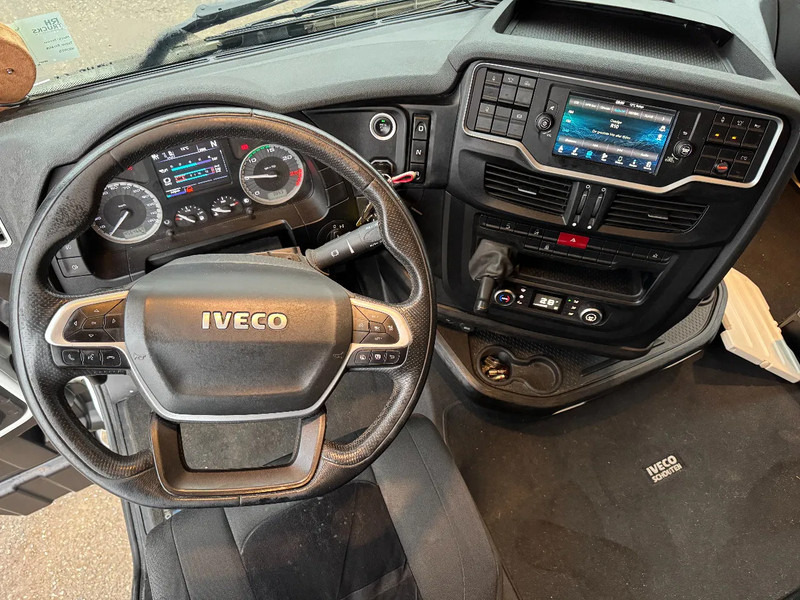 Tractor unit Iveco S-WAY 460 4X2 EURO 6 SKIRTS DOUBLE TANK: picture 11 Tractor unit Iveco S-WAY 460 4X2 EURO 6 SKIRTS DOUBLE TANK: picture 11