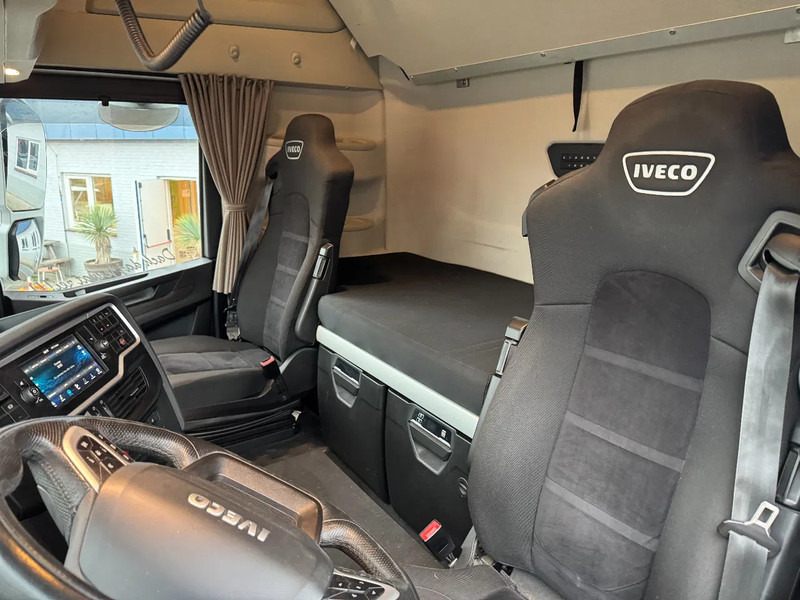 Tractor unit Iveco S-WAY 460 4X2 EURO 6 SKIRTS DOUBLE TANK: picture 10 Tractor unit Iveco S-WAY 460 4X2 EURO 6 SKIRTS DOUBLE TANK: picture 10