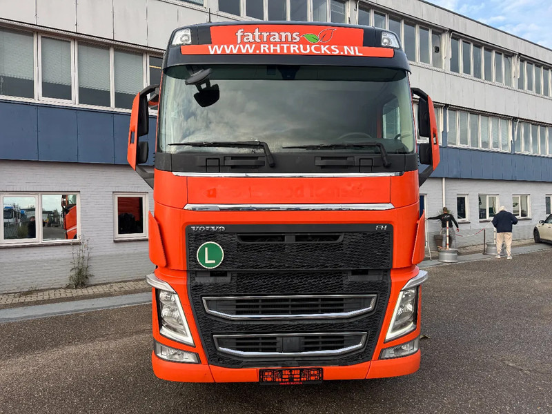 Volvo FH 460 4X2 EURO 6 SKIRTS PARK COOL I SHIFT - Tractor unit: picture 2 Volvo FH 460 4X2 EURO 6 SKIRTS PARK COOL I SHIFT - Tractor unit: picture 2