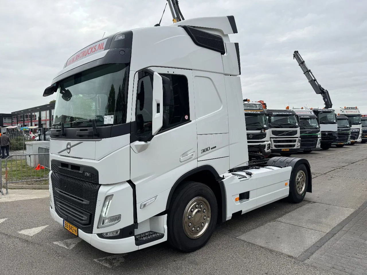 Volvo FM 380 4X2 EURO 6 NEW FACE SKIRTS AIRCO SPOILERS - Tractor unit: picture 1 Volvo FM 380 4X2 EURO 6 NEW FACE SKIRTS AIRCO SPOILERS - Tractor unit: picture 1