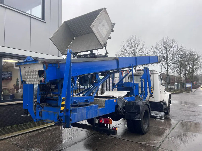 International 4600 4x2 210HP + TEUPEN hyLIFT - Truck: picture 4 International 4600 4x2 210HP + TEUPEN hyLIFT - Truck: picture 4