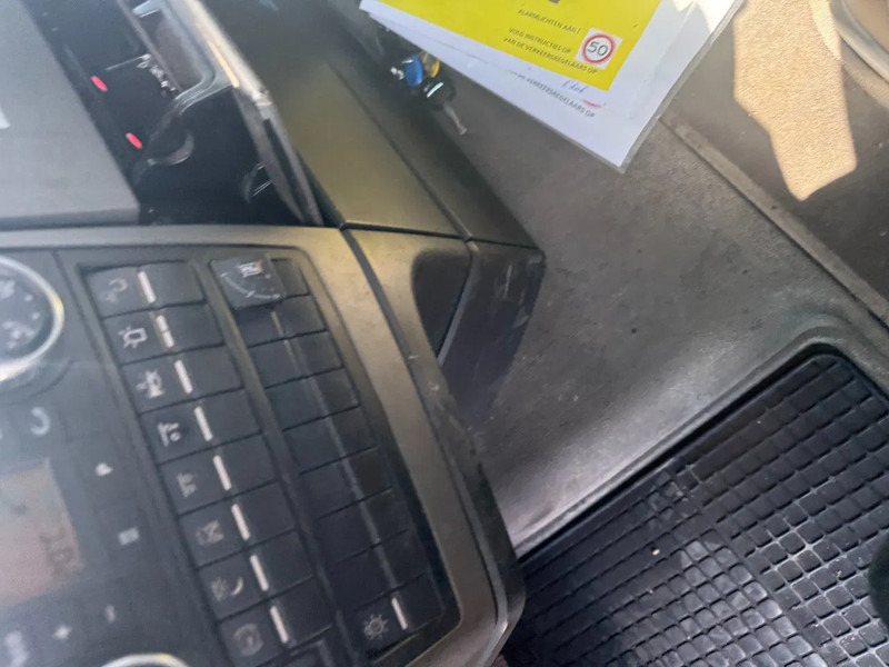 Truck MAN TGX 35.440 8X4 VAKO BANDLOSSER: picture 20