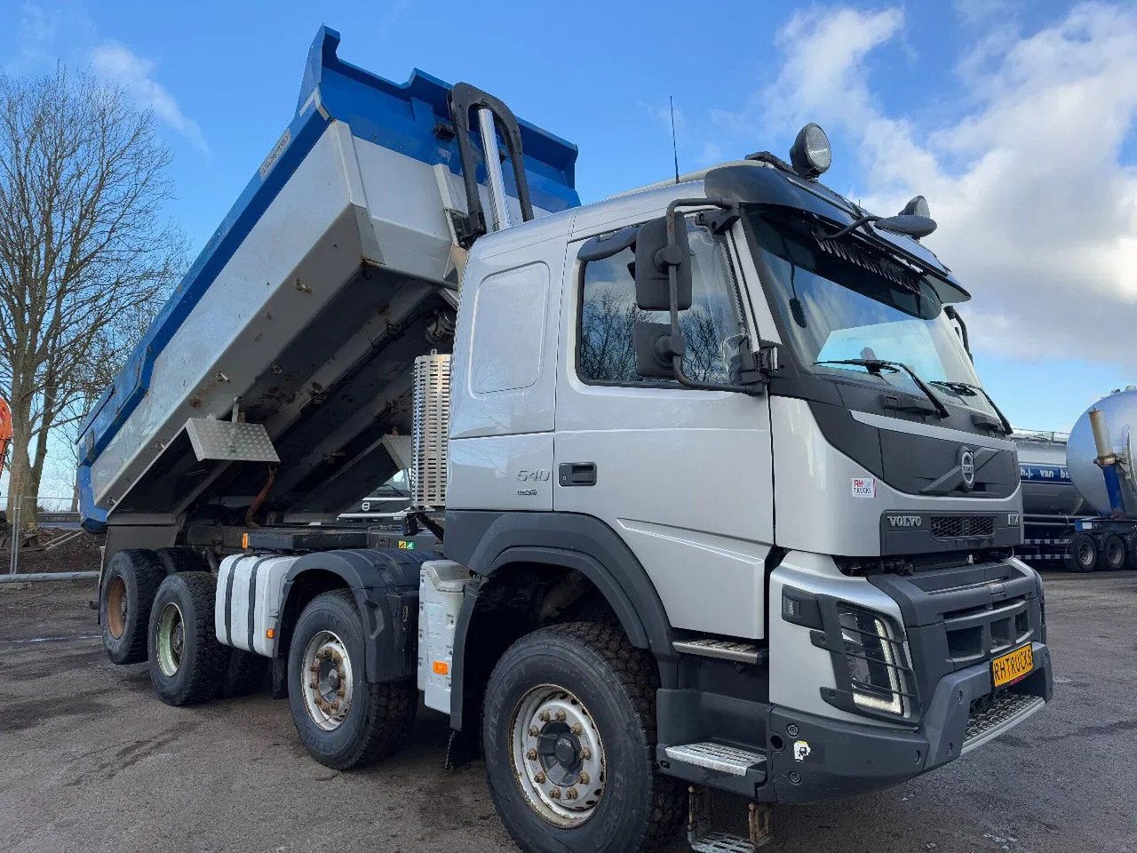 Volvo FMX 540 8X4 - EURO 6 + KIPPER + LIFTING AXLE Volvo FMX 540 8X4 - EURO 6 + KIPPER + LIFTING AXLE - Tipper: picture 2 Volvo FMX 540 8X4 - EURO 6 + KIPPER + LIFTING AXLE Volvo FMX 540 8X4 - EURO 6 + KIPPER + LIFTING AXLE - Tipper: picture 2