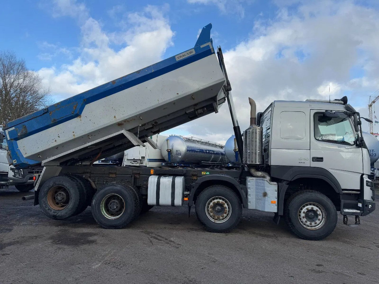 Volvo FMX 540 8X4 - EURO 6 + KIPPER + LIFTING AXLE Volvo FMX 540 8X4 - EURO 6 + KIPPER + LIFTING AXLE - Tipper: picture 3 Volvo FMX 540 8X4 - EURO 6 + KIPPER + LIFTING AXLE Volvo FMX 540 8X4 - EURO 6 + KIPPER + LIFTING AXLE - Tipper: picture 3