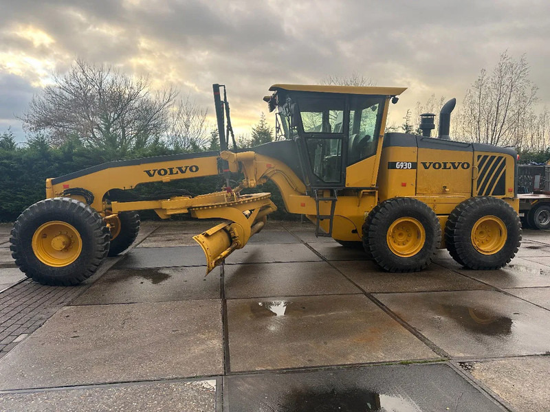Grader Volvo G 930: picture 9