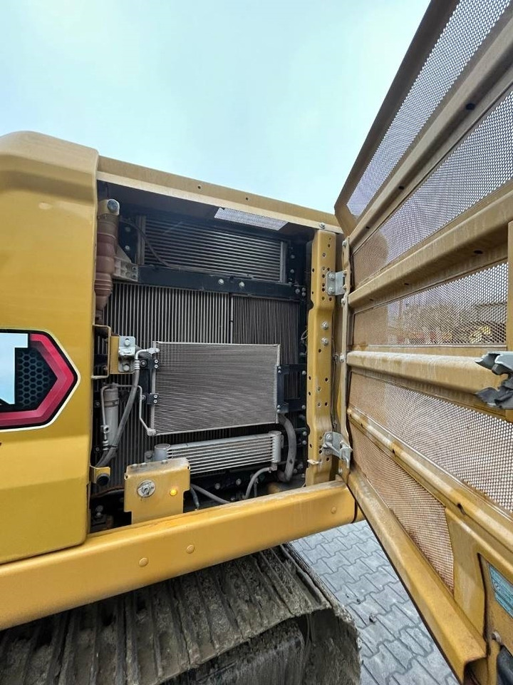 Crawler excavator CAT 320: picture 9