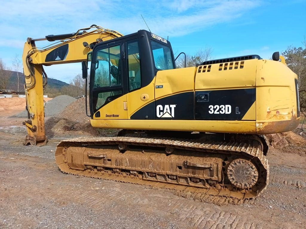 CAT 323 DL - Crawler excavator: picture 1 CAT 323 DL - Crawler excavator: picture 1