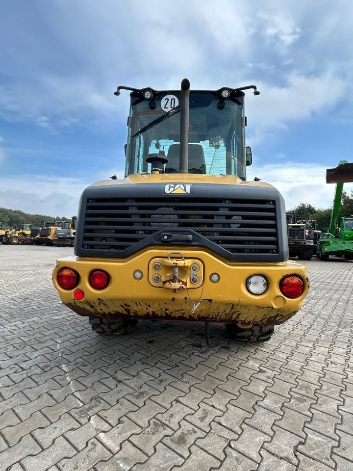 Wheel loader CAT 907 M: picture 15