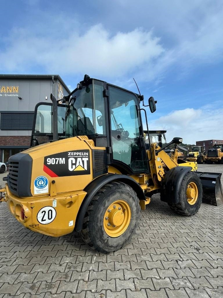 Wheel loader CAT 907 M: picture 11