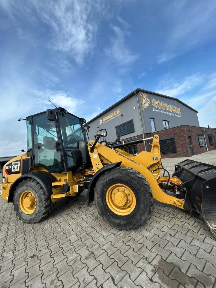 Wheel loader CAT 907 M: picture 10