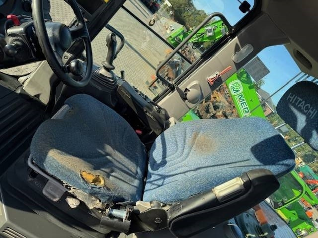 Wheel loader Hitachi ZW 180: picture 11