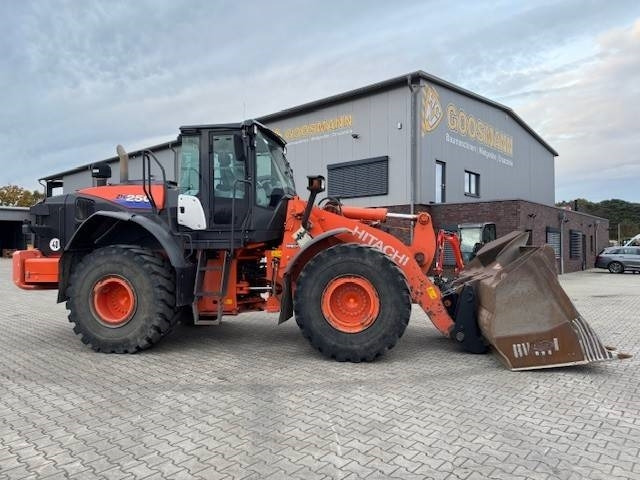 Hitachi ZW 250-6 - Wheel loader: picture 5 Hitachi ZW 250-6 - Wheel loader: picture 5