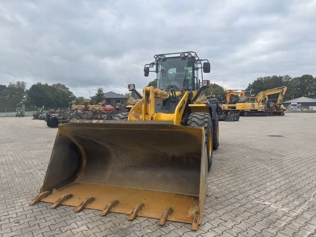 Komatsu WA 320  - Wheel loader: picture 3 Komatsu WA 320  - Wheel loader: picture 3