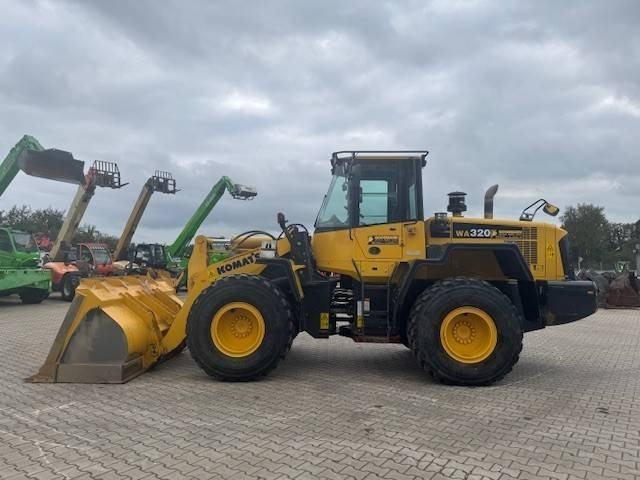 Komatsu WA 320  - Wheel loader: picture 2 Komatsu WA 320  - Wheel loader: picture 2