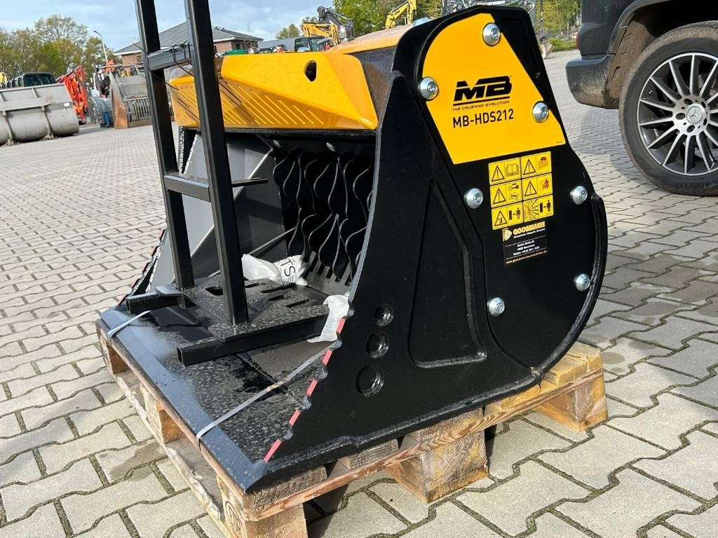 MB CRUSHER HDS 212 - Excavator bucket: picture 1 MB CRUSHER HDS 212 - Excavator bucket: picture 1