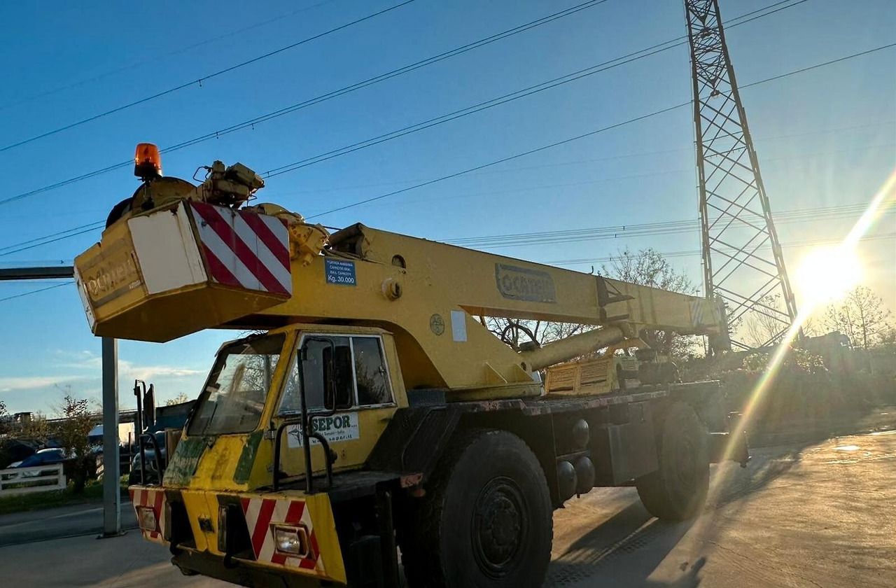 Autogru Locatelli 30 ton - Crane: picture 4 Autogru Locatelli 30 ton - Crane: picture 4