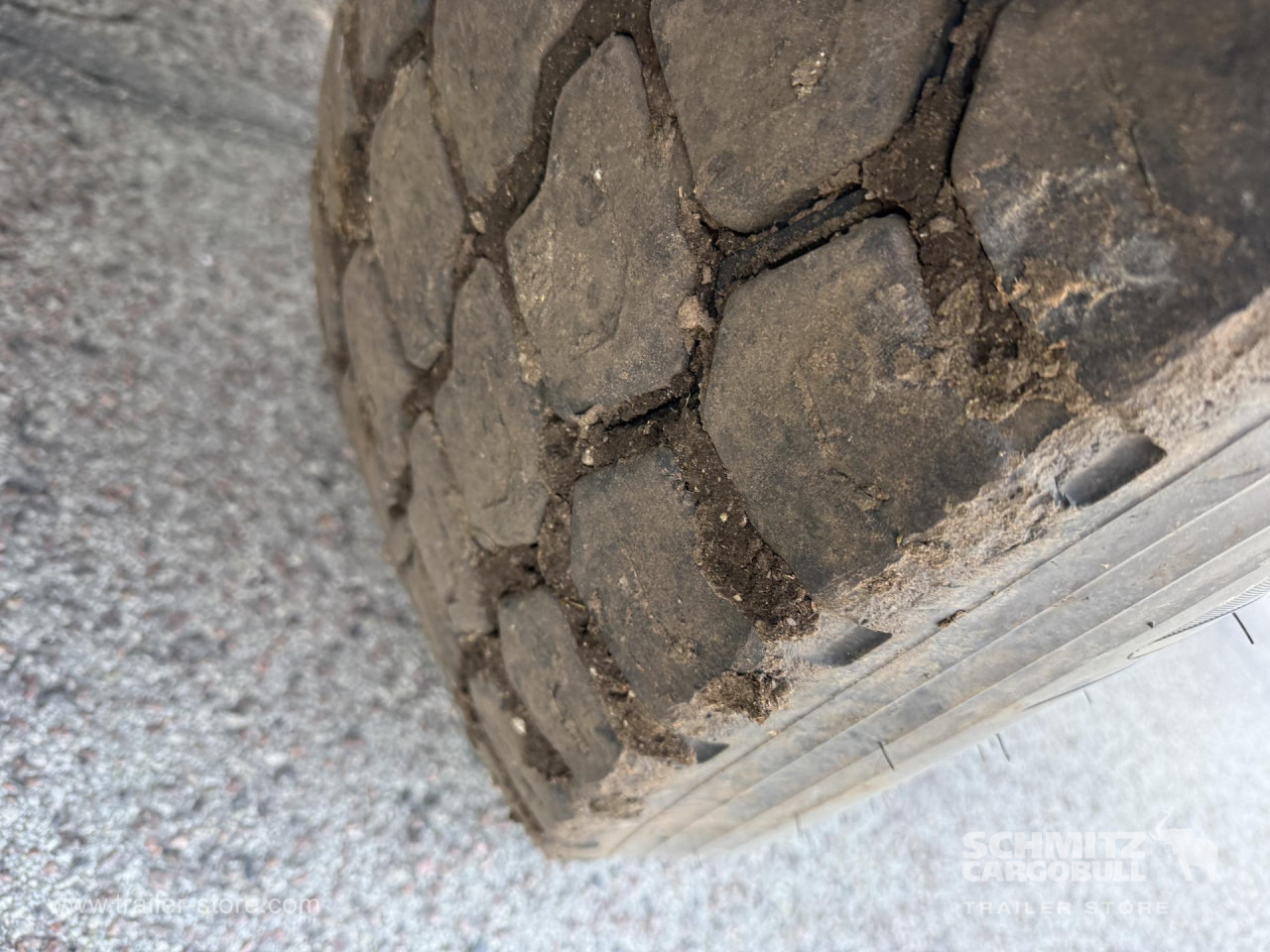 KAESSBOHRER Tipper steel half pipe body 27m³ - Tipper semi-trailer: picture 2 KAESSBOHRER Tipper steel half pipe body 27m³ - Tipper semi-trailer: picture 2