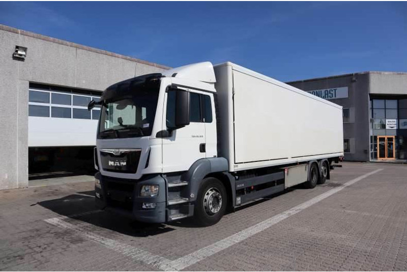 MAN TGS 26.320 EURO 6 - Box truck: picture 1 MAN TGS 26.320 EURO 6 - Box truck: picture 1