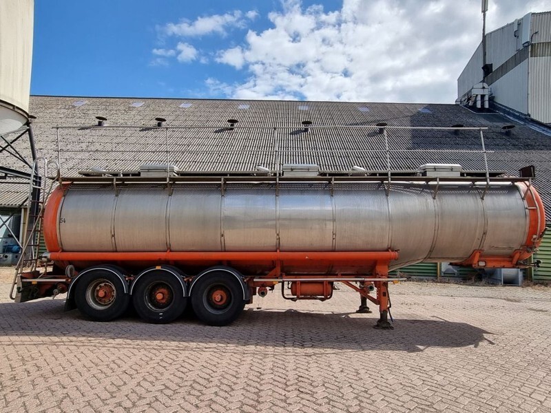 Burg Chemical - INOX - RVS - 31 m3 - 3 Comp. - Tank semi-trailer: picture 5 Burg Chemical - INOX - RVS - 31 m3 - 3 Comp. - Tank semi-trailer: picture 5