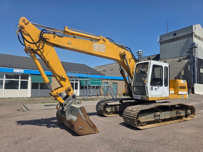 Liebherr R 912 LC crawler excavator Liebherr R912LC Graafmachine – Rupsgraafmachine - Crawler excavator: picture 1 Liebherr R 912 LC crawler excavator Liebherr R912LC Graafmachine – Rupsgraafmachine - Crawler excavator: picture 1