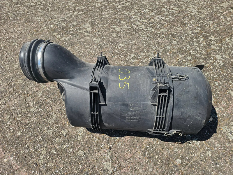 Mercedes-Benz Luchtfilterhuis - A0180949902 - Air intake system for Truck: picture 2 Mercedes-Benz Luchtfilterhuis - A0180949902 - Air intake system for Truck: picture 2