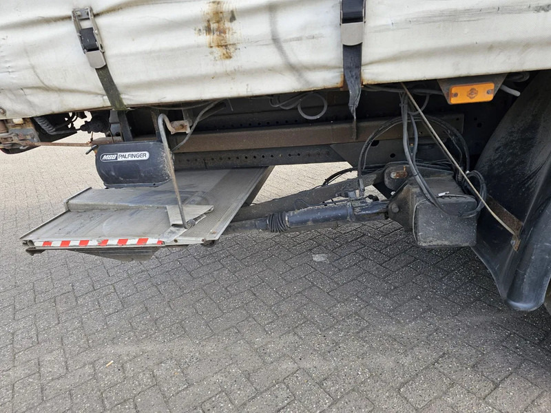 Curtainsider truck Renault Premium 270 DXI - Manual: picture 13