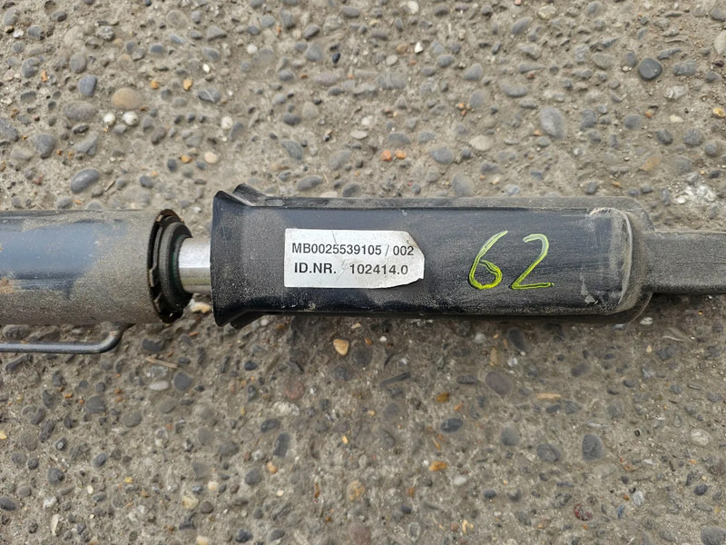 Mercedes-Benz Cabine kantel cilinder 102414.0 MB0025539105/002 - Spare parts for Truck: picture 3 Mercedes-Benz Cabine kantel cilinder 102414.0 MB0025539105/002 - Spare parts for Truck: picture 3