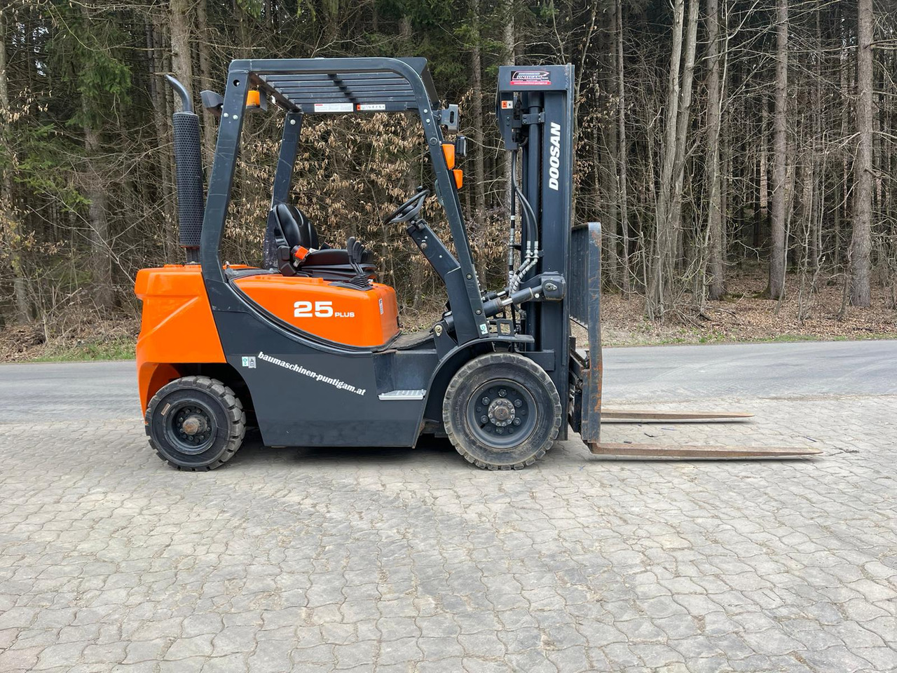 Doosan D 25 GP - Diesel forklift: picture 2 Doosan D 25 GP - Diesel forklift: picture 2