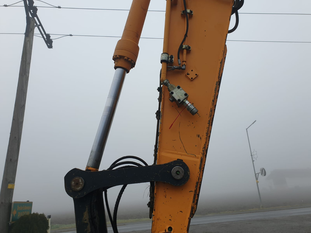 Crawler excavator Hyundai R 220 LC-9A: picture 9