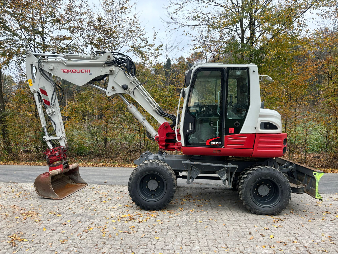 TAKEUCHI TB 295 W - Wheel excavator: picture 1 TAKEUCHI TB 295 W - Wheel excavator: picture 1