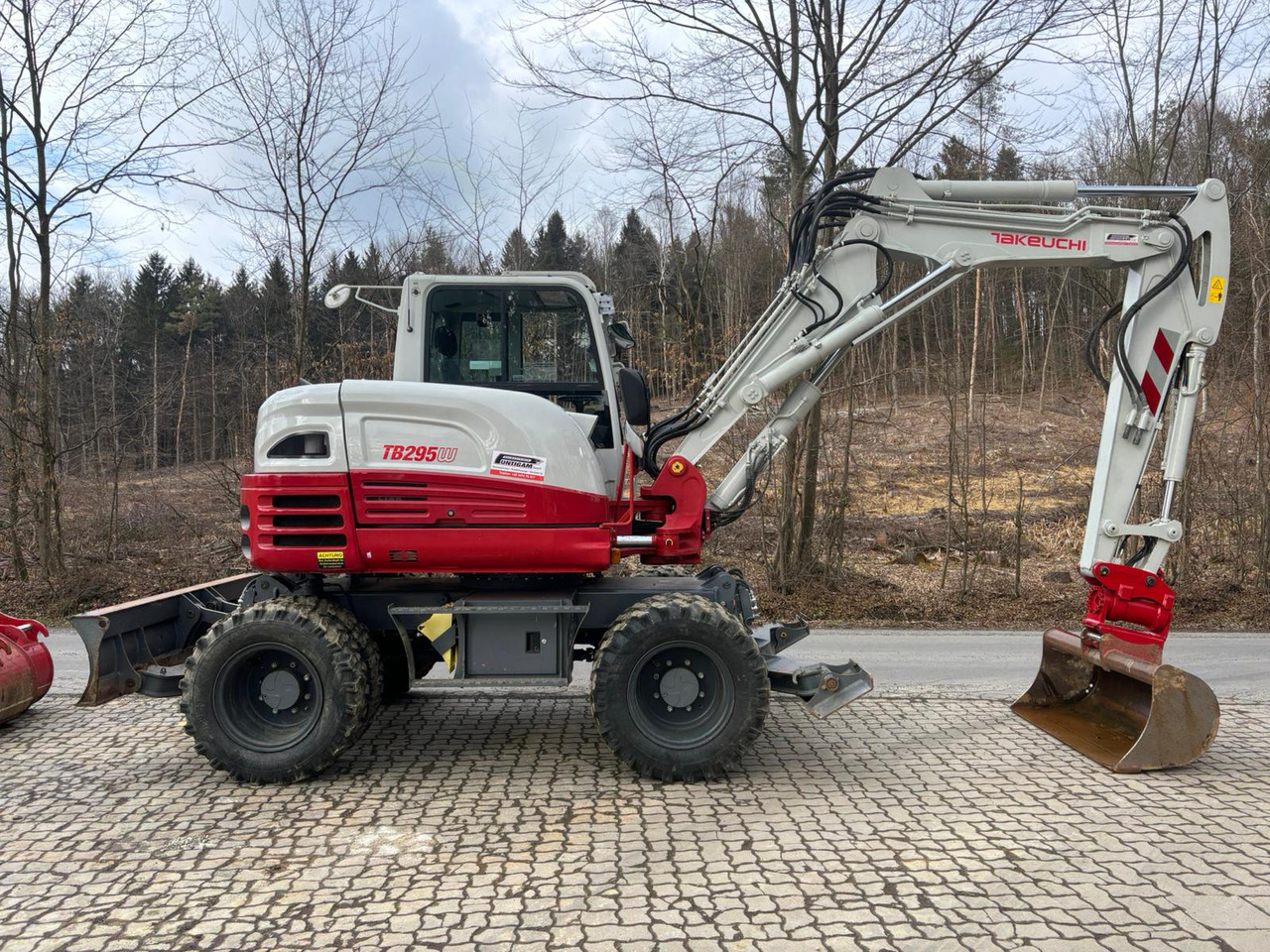 TAKEUCHI TB 295 W - Wheel excavator: picture 2 TAKEUCHI TB 295 W - Wheel excavator: picture 2