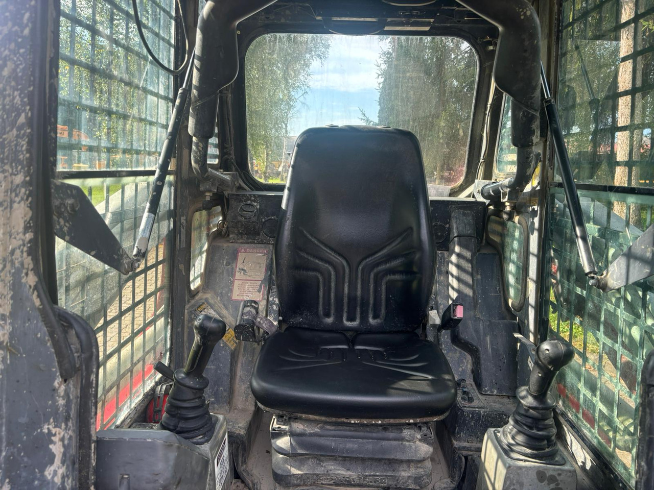 Skid steer loader TAKEUCHI TL 230: picture 11 Skid steer loader TAKEUCHI TL 230: picture 11