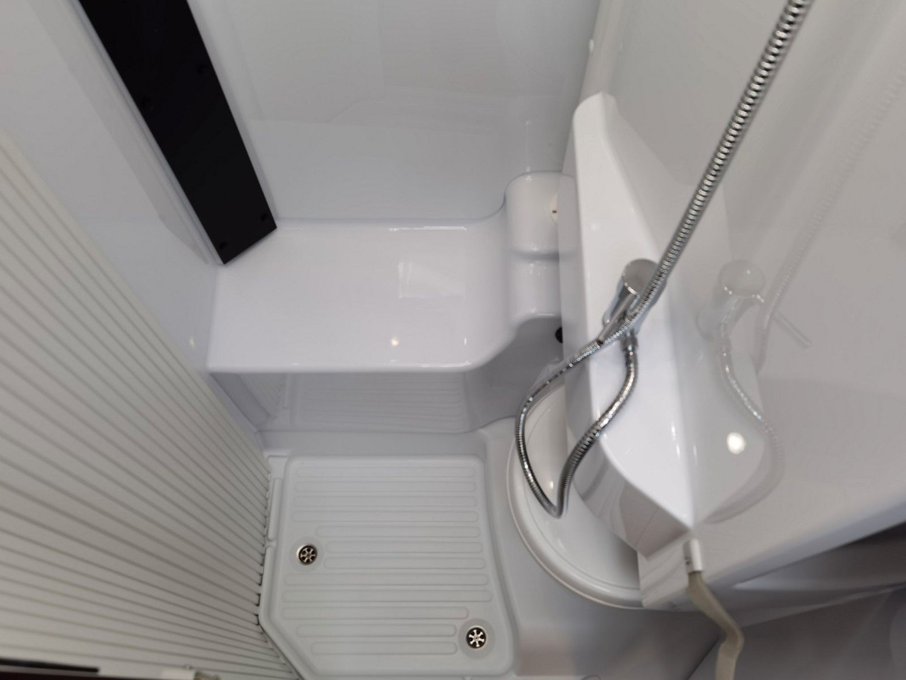 Semi-integrated motorhome Chausson 627 TITANIUM / -2026- / 165PS-8G. / EINZELBETTEN: picture 24