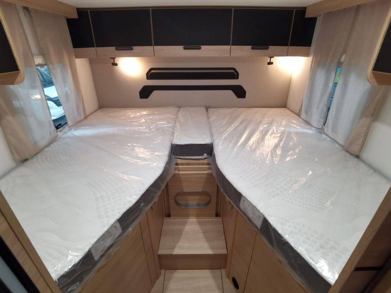 Semi-integrated motorhome Chausson 797 TITANIUM / - 2026 - / EINZELBETTEN & HUBBETT: picture 20