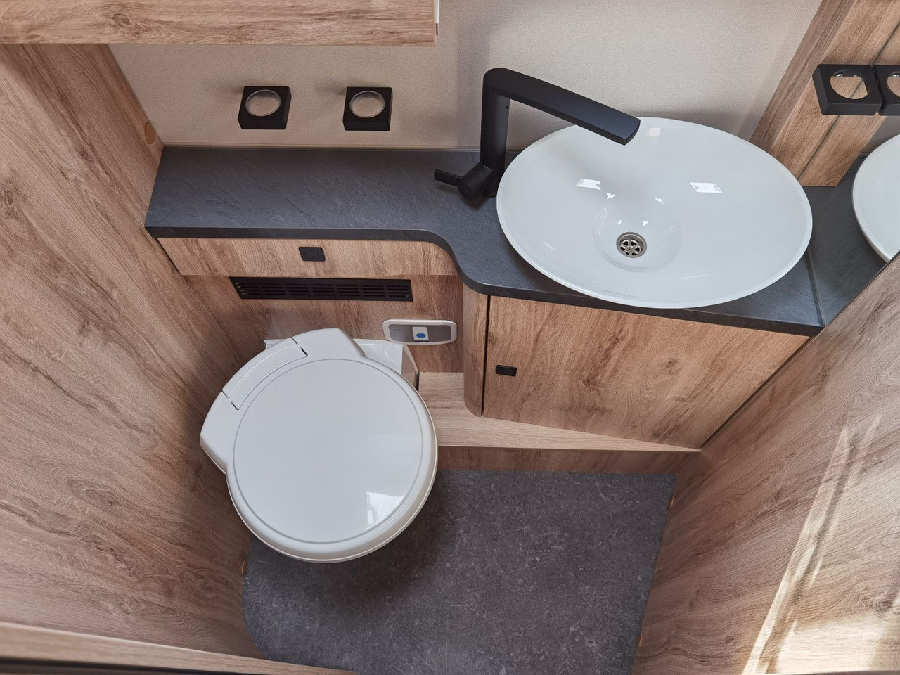 Semi-integrated motorhome Eura Mobil PROFILA T 720 EB /-2026-/ EINZELBETTEN & RAUMBAD: picture 22